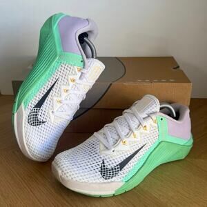 Nike Metcon 6 infinite Lilac /Green Women Running Sneakers - SZ 8
